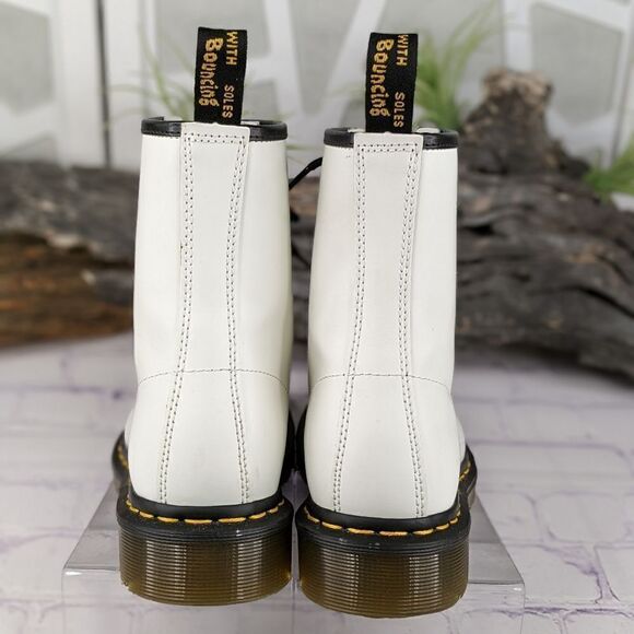 NWOT Dr. Martens 1460 Smooth Leather Lace Up Boots - Picture 5 of 12